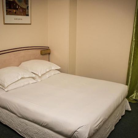 Le Terminus Hotel Tarascon Eksteriør billede