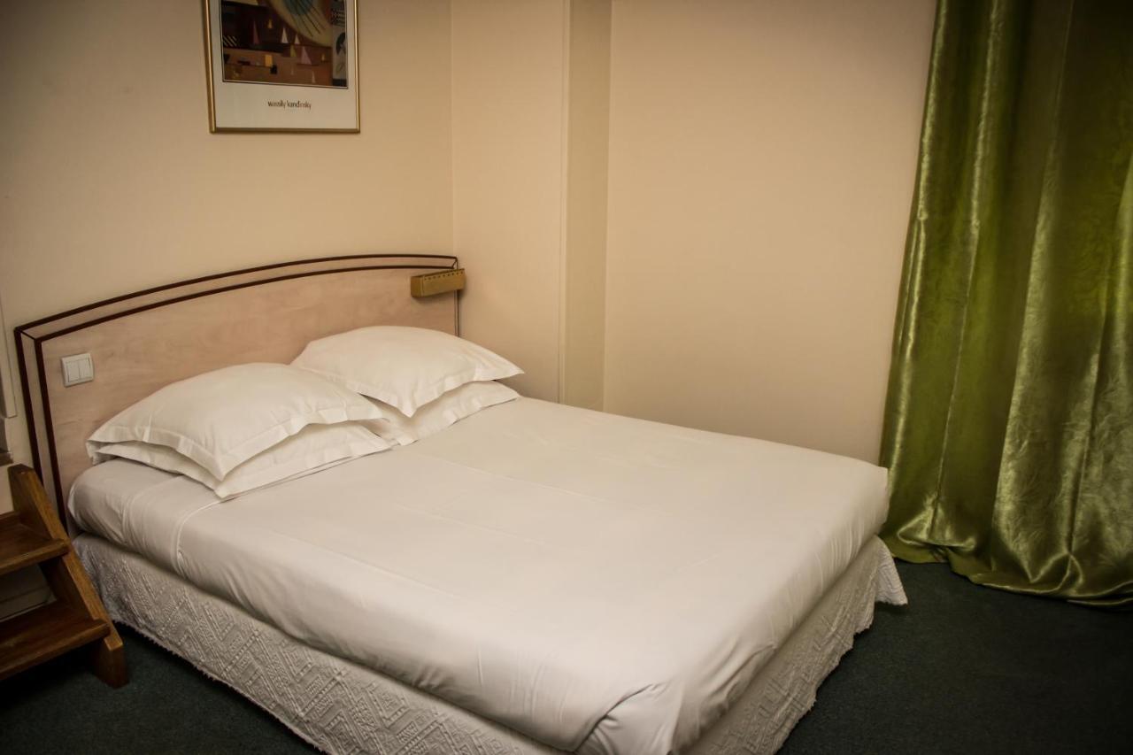 Le Terminus Hotel Tarascon Eksteriør billede