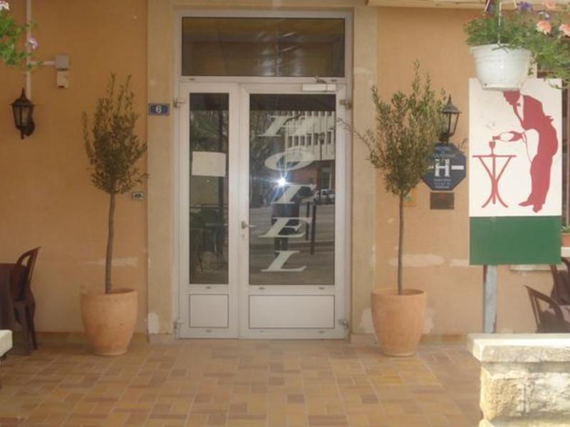 Le Terminus Hotel Tarascon Eksteriør billede