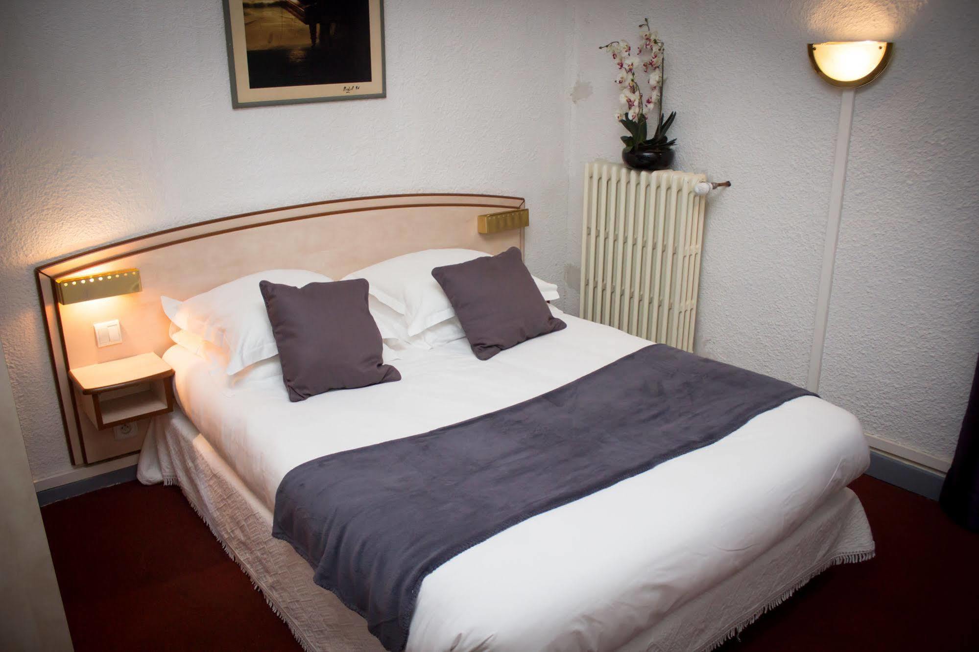 Le Terminus Hotel Tarascon Eksteriør billede