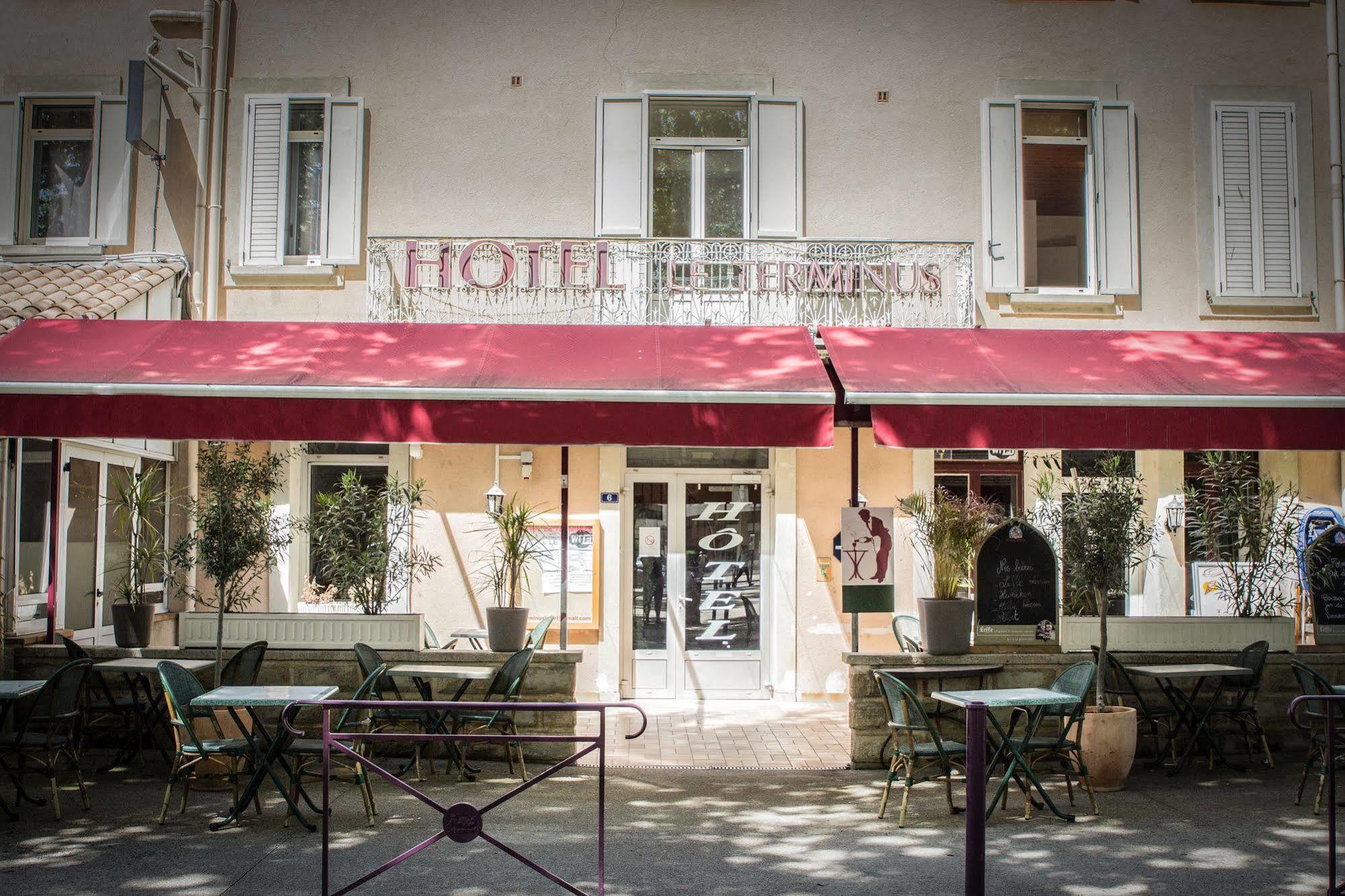 Le Terminus Hotel Tarascon Eksteriør billede